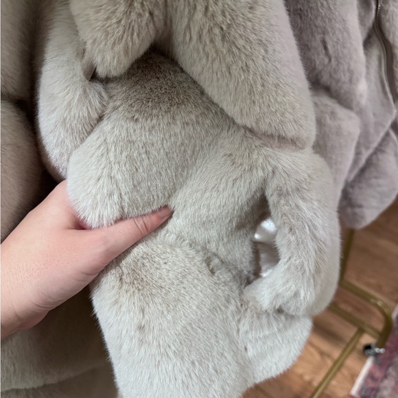 Generation Love Soft Gray Teddy Jacket - Picture 4 of 6